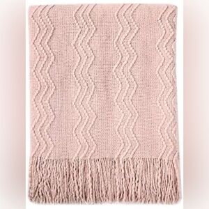 Soft Pink Knitted Throw Blanket 50x60 Throw Textured Decorative Blanket New